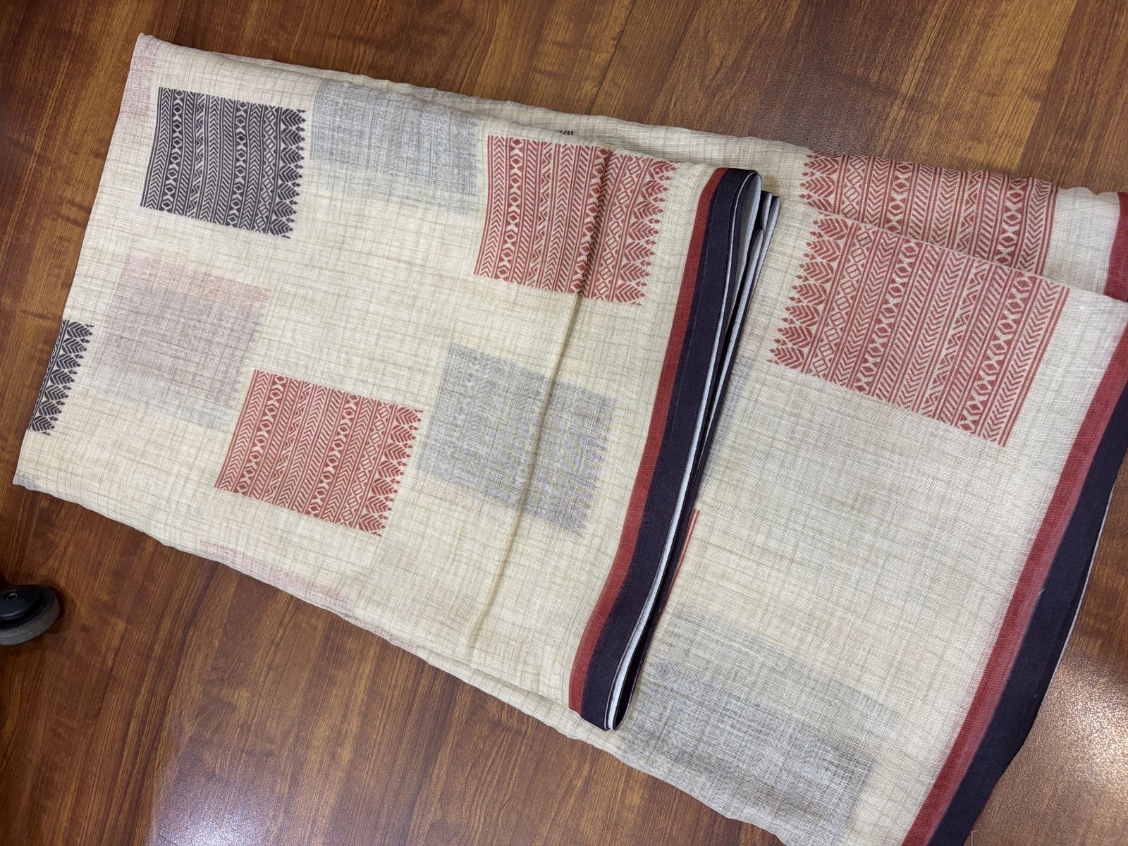 Ivory Heritage Linen Saree